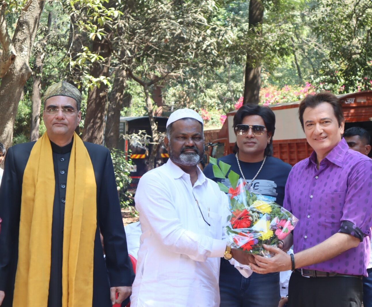 director Anees Barudwale’s romantic action film “Dhaak” Muhurat, shooting begins