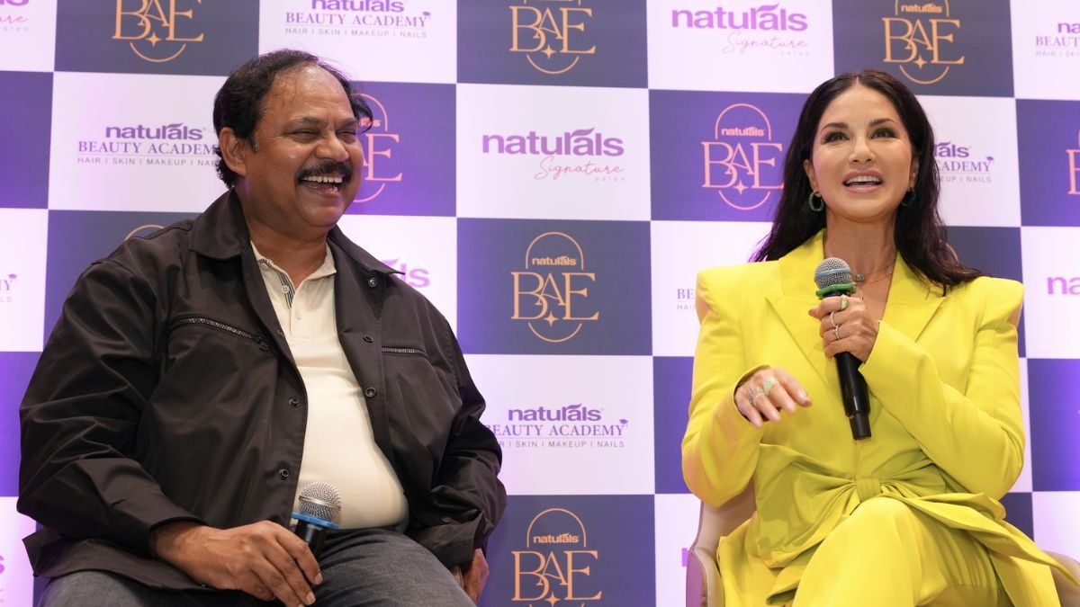 Sunny Leone inaugurates Naturals’ first Beauty and Experience retail outlet in Bengaluru